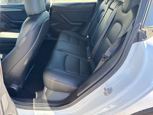 Used 2022 Tesla Model 3 image 25