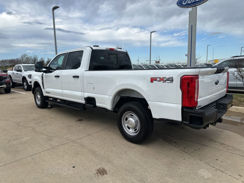 Used 2025 Ford F250 XL w/ FX4 Off-Road Package image 3