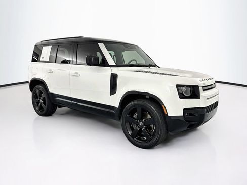 Certified 2024 Land Rover Defender 110 X-Dynamic SE AWD/4WD image 3