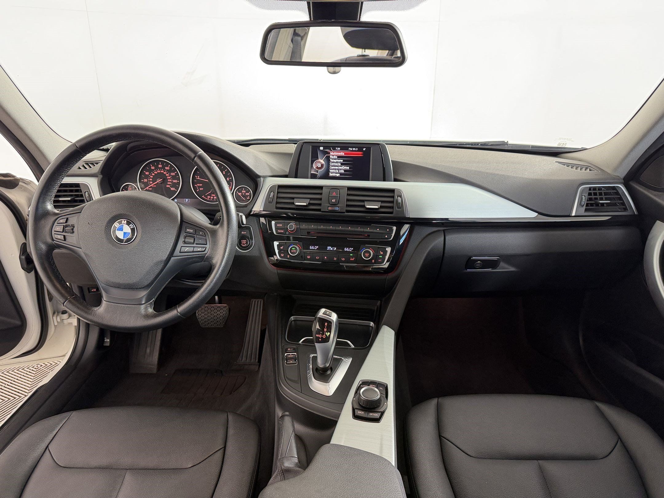 Used 2016 BMW 320i xDrive Sedan AWD/4WD image 16