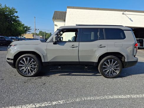 Used 2024 Lexus GX 550 w/ Accessory Package (2T) AWD/4WD image 8
