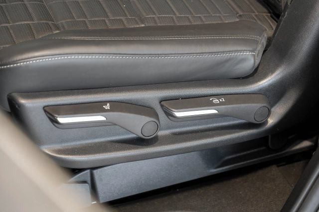 Used 2023 Cadillac Escalade V AWD/4WD image 53