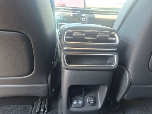Used 2026 Genesis GV80 2.5T RWD image 21