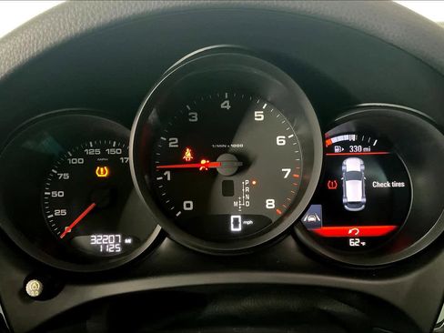 Used 2020 Porsche Macan image 25