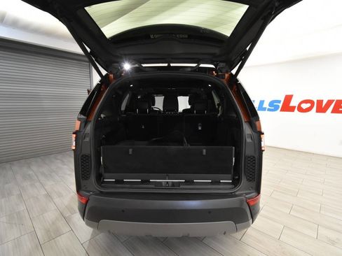 Used 2020 Land Rover Discovery SE AWD/4WD image 36