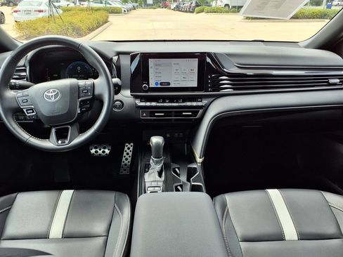 Used 2025 Toyota Camry SE FWD image 20