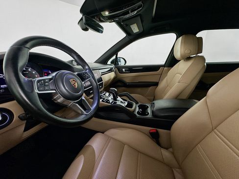 Used 2023 Porsche Cayenne AWD/4WD image 19