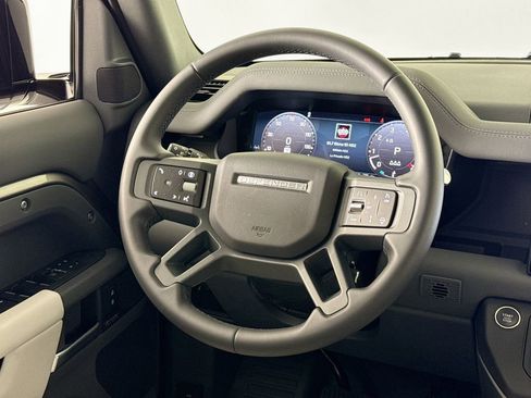 Used 2025 Land Rover Defender 110 X-Dynamic SE image 20