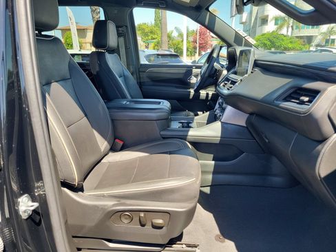 Used 2023 GMC Yukon SLT w/ SLT Luxury Package RWD image 19