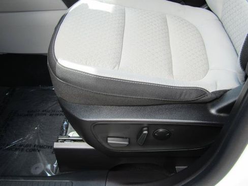 Used 2023 Ford Escape Active w/ Tech Pack #2 AWD/4WD image 18