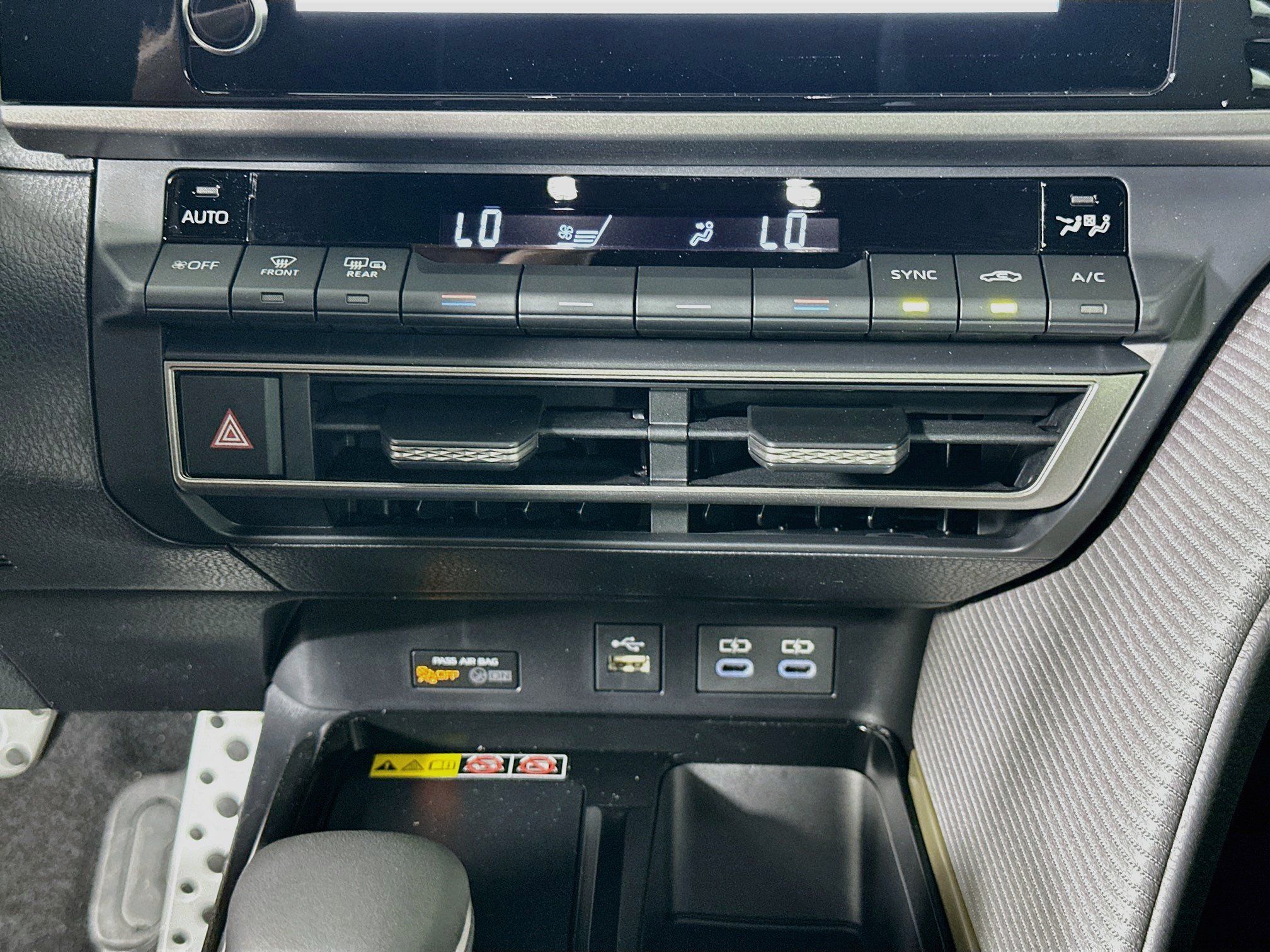Used 2026 Toyota Camry SE FWD image 23
