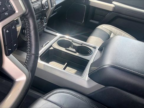 Used 2020 Ford F250 Lariat w/ Lariat Value Package AWD/4WD image 16