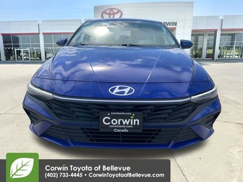 Used 2024 Hyundai Elantra SEL FWD image 8