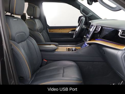 Used 2022 Jeep Grand Wagoneer Series II w/ Premium Group II AWD/4WD image 19