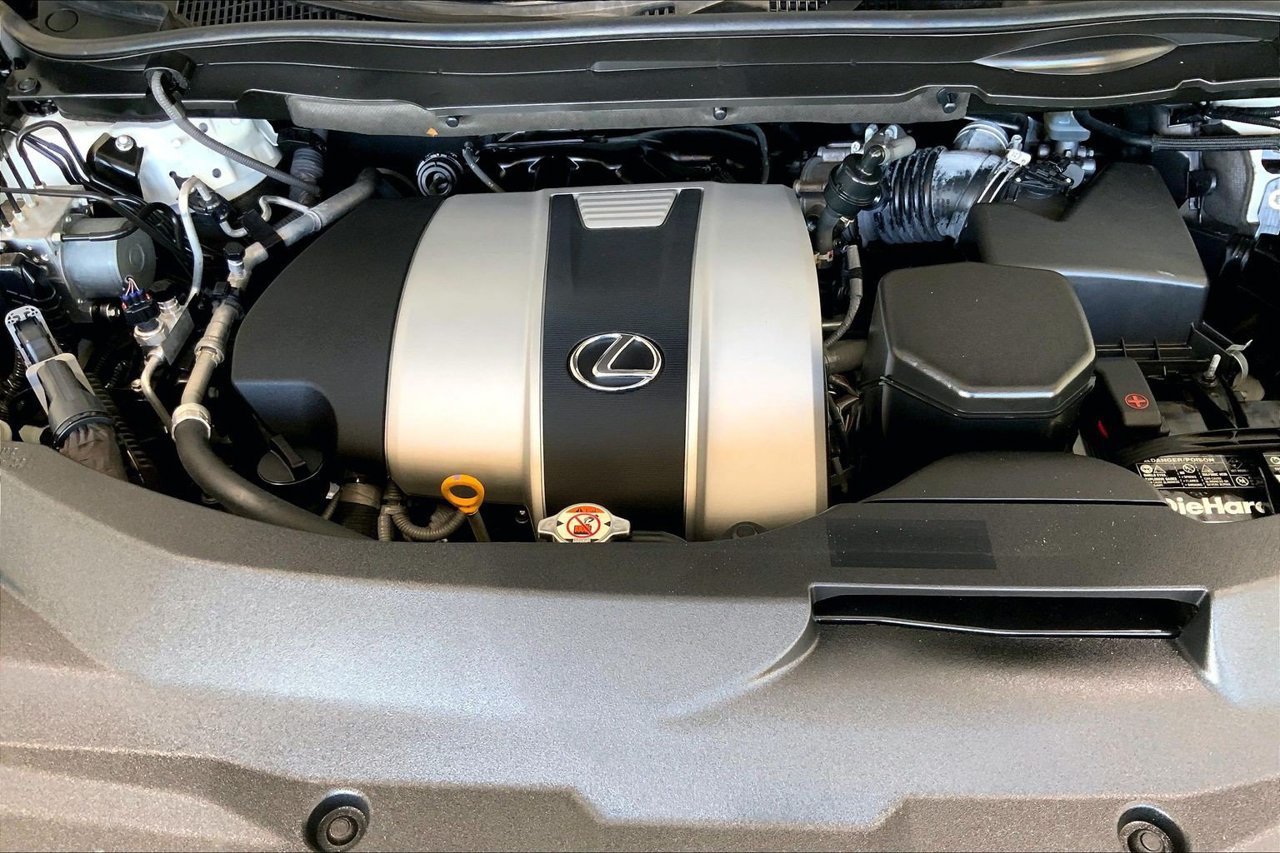 Used 2022 Lexus RX 350L FWD w/ Premium Package image 9