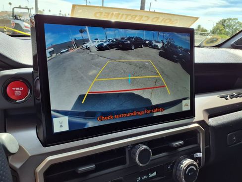 Certified 2024 Toyota Tacoma TRD Off-Road w/ TRD Off Road Upgrade Package AWD/4WD image 25