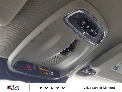 Used 2020 Volvo XC90 T6 Momentum w/ Protection Package Premier image 35