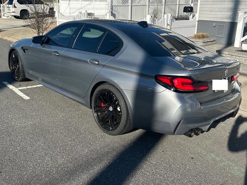 Used 2023 BMW M5 w/ Executive Package image 4