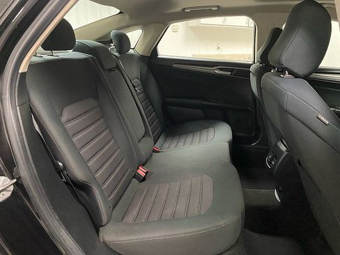 Used 2020 Ford Fusion SE image 13