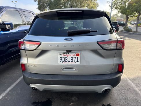 Used 2022 Ford Escape SEL w/ Technology Package FWD image 5