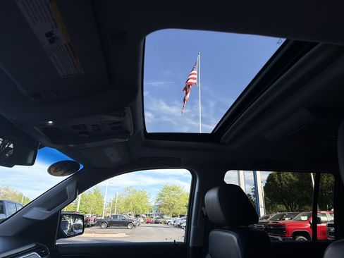 Used 2016 Chevrolet Suburban LTZ image 27