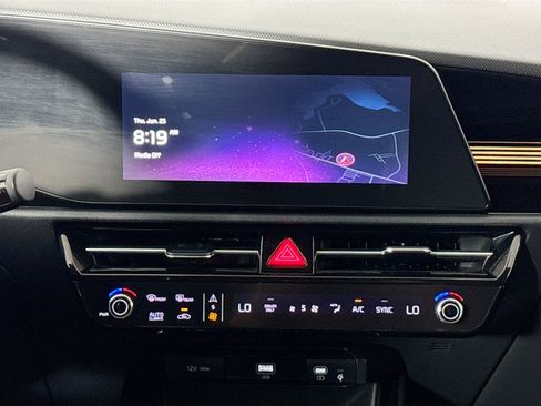 Used 2023 Kia Niro EX w/ EX Cold Weather Package FWD image 23