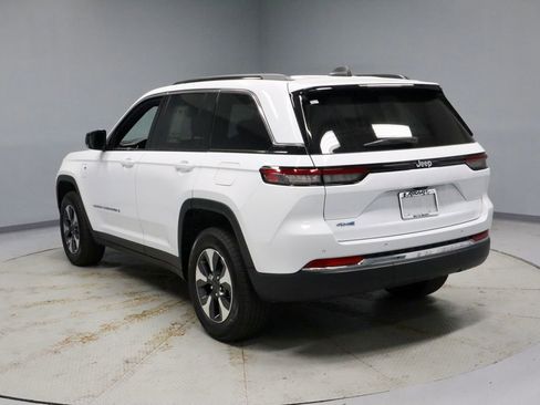 Used 2025 Jeep Grand Cherokee Limited 4xe image 11