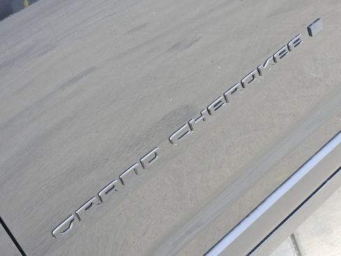 New 2025 Jeep Grand Cherokee Limited w/ Black Appearance Package image 8