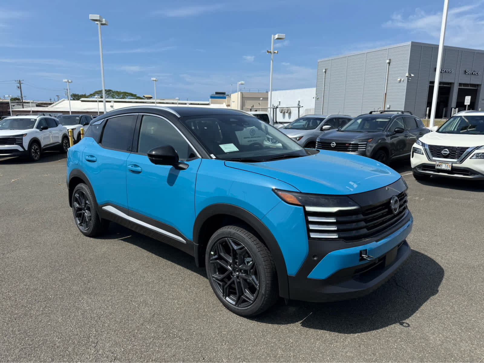 New 2027 Nissan Kicks SR FWD image 2