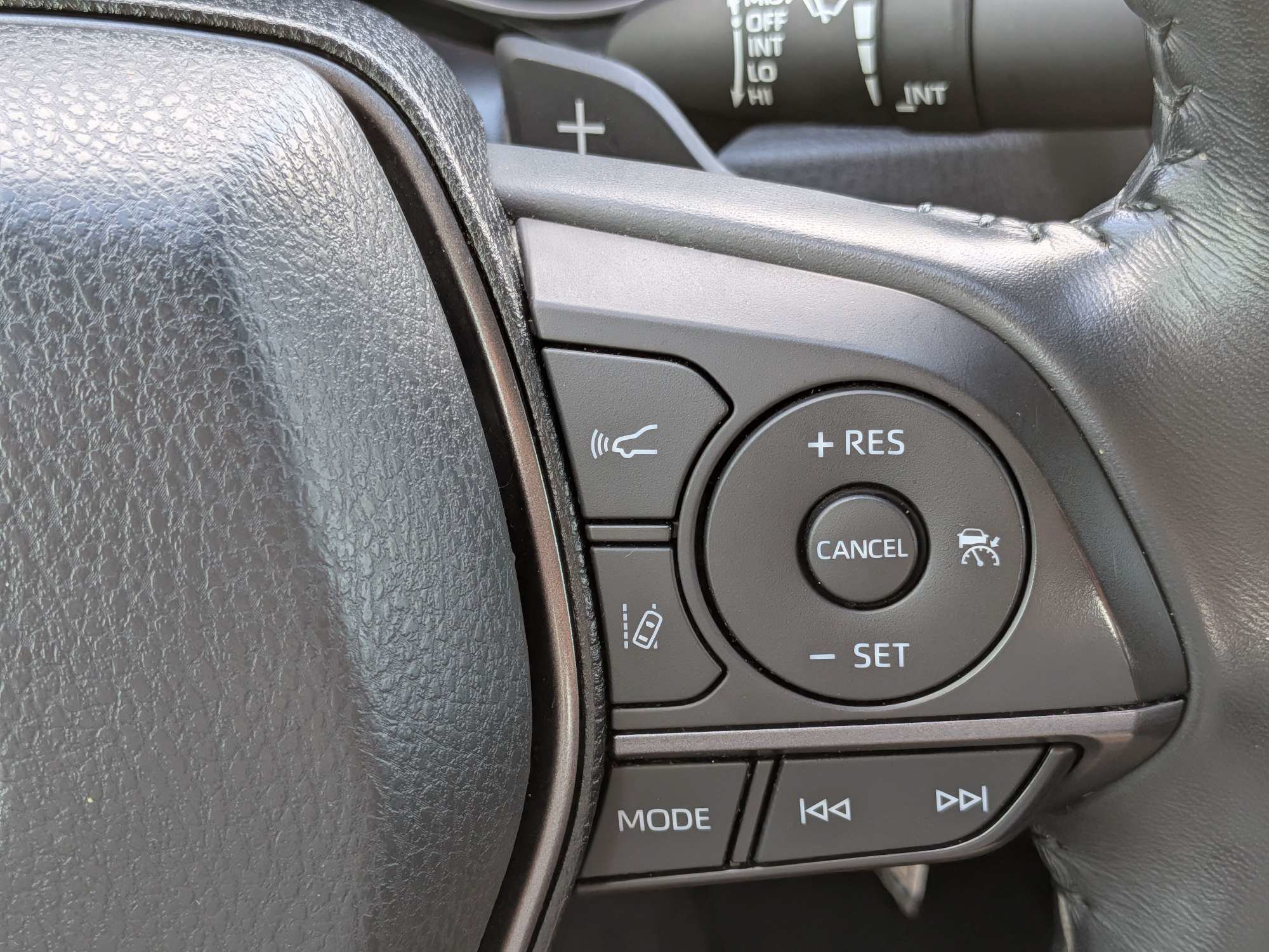 Used 2022 Toyota Camry SE FWD image 23