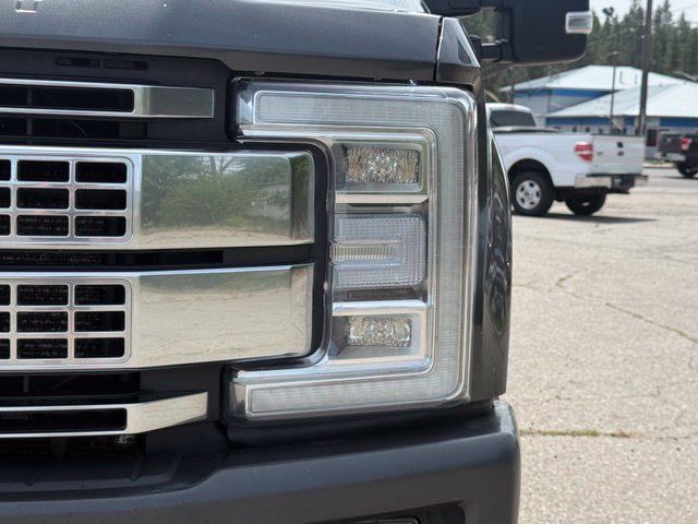 Used 2019 Ford F350 Platinum w/ Platinum Ultimate Package AWD/4WD image 7