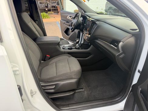 Used 2023 Chevrolet Traverse LT w/ LPO, Floor Liner Package AWD/4WD image 21