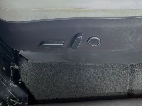 Used 2022 Tesla Model Y Performance image 12