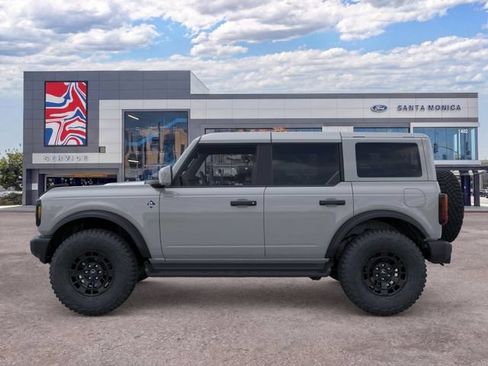 New 2026 Ford Bronco Outer Banks w/ Sasquatch Package AWD/4WD image 3