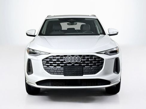 Used 2025 Audi Q5 Premium w/ Convenience Package AWD/4WD image 1