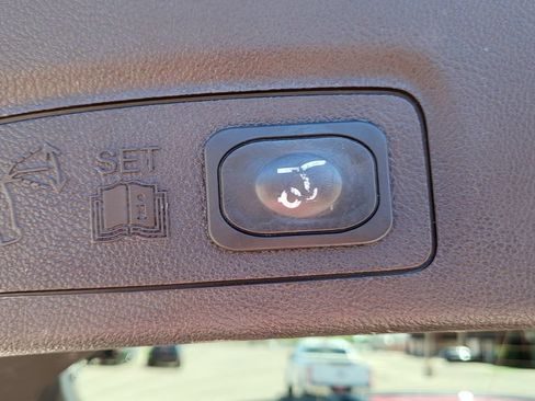 Used 2019 Lincoln MKC Select w/ MKC Climate Package FWD image 14