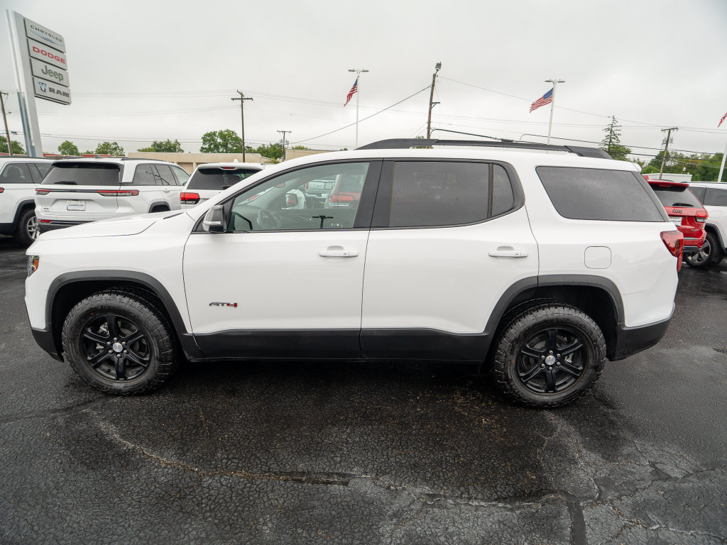 Used 2023 GMC Acadia AT4 w/ Preferred Package AWD/4WD image 4