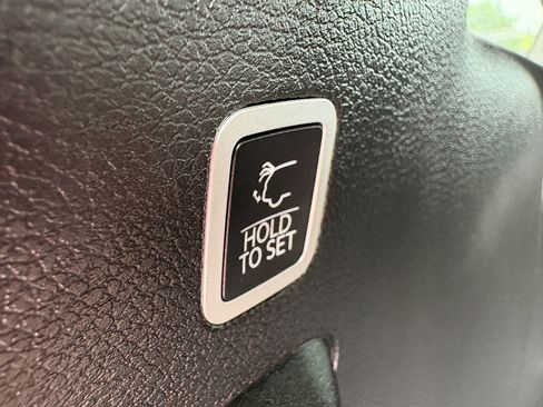 Used 2023 Jeep Wagoneer Series II w/ Rear Seat Video Group 1 AWD/4WD image 16