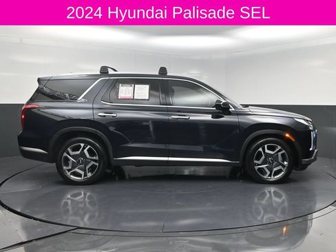 Used 2024 Hyundai Palisade SEL w/ Premium Package FWD image 4