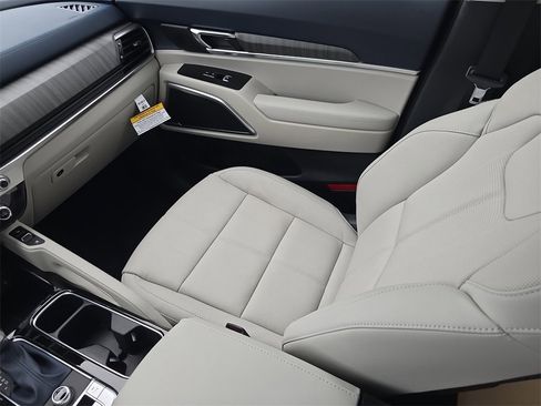 New 2025 Kia Telluride EX image 18