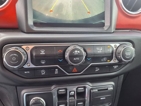 Used 2021 Jeep Wrangler Unlimited Rubicon image 16