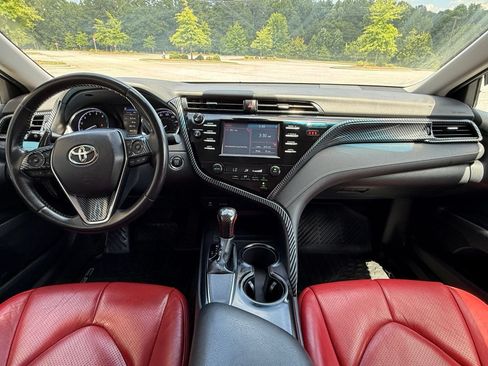 Used 2018 Toyota Camry SE w/ Convenience Package FWD image 23