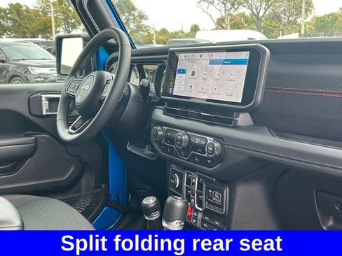 Used 2025 Jeep Wrangler Unlimited Rubicon image 24