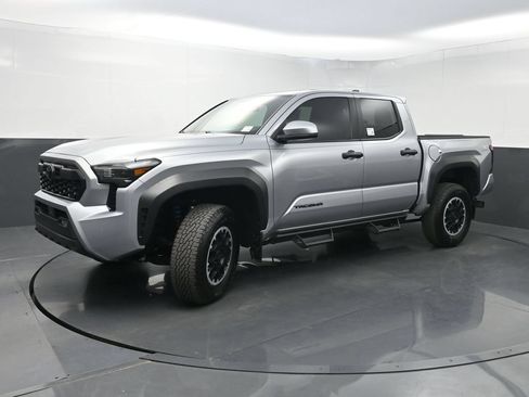Used 2024 Toyota Tacoma TRD Off-Road AWD/4WD image 19