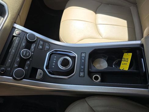 Used 2017 Land Rover Range Rover Evoque SE image 20