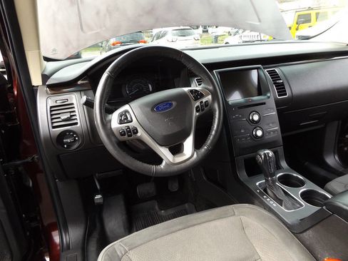 Used 2018 Ford Flex SEL image 16