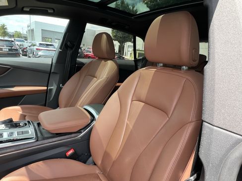 Used 2019 Audi Q8 Prestige AWD/4WD image 16