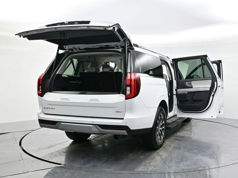 Certified 2025 Ford Expedition Max Platinum image 61