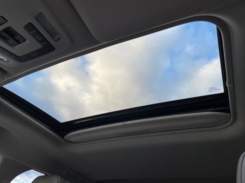 Used 2021 Toyota Sienna XLE image 36