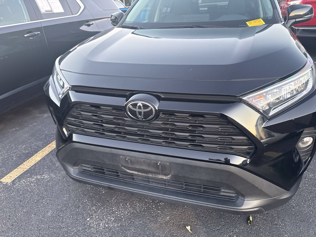 Used 2021 Toyota RAV4 XLE w/ XLE Grade Weather Package AWD/4WD image 2